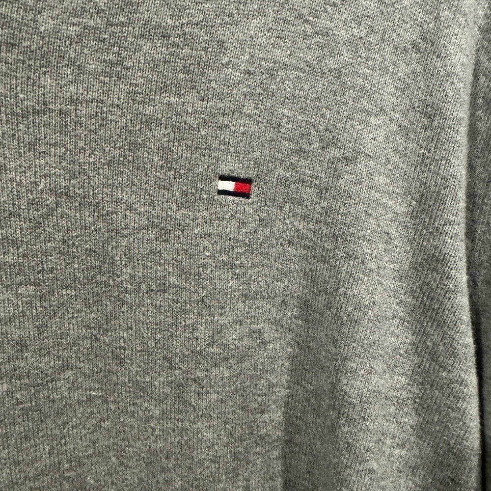Tommy Hilfiger Sweater V Neck Classic Flag Logo 100% Cotton Heather Gray Size XL - Picture 3 of 4